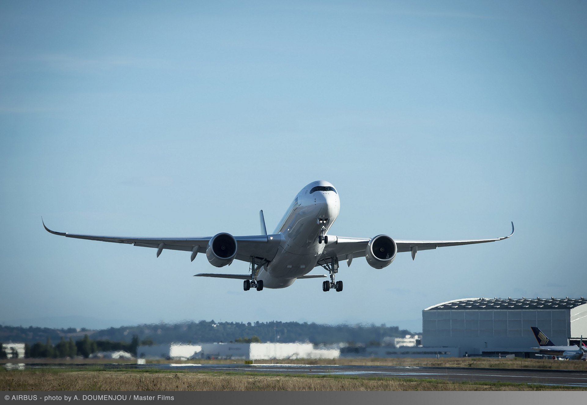 Ultra Long Range A350 Xwb Goes The Distance Commercial Aircraft Airbus Ultra Long Range A350 Xwb Goes The Distance Commercial Aircraft Airbus