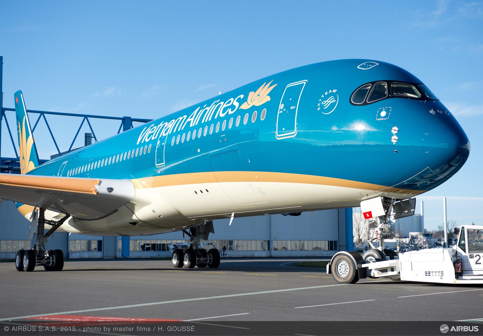 Vietnam Airlines reveals livery of its first A350 XWB