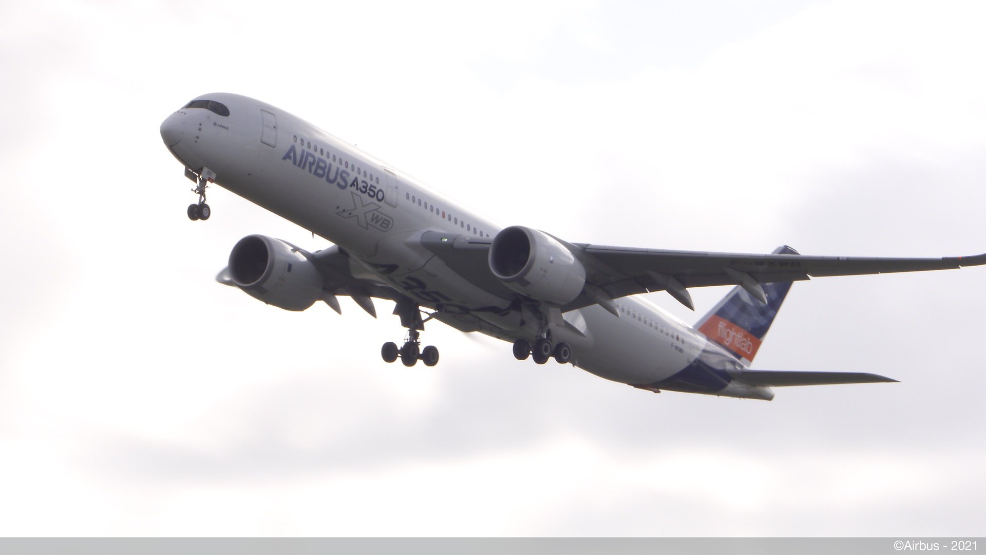 A350 MSN01 Takes Off From TLS With 100% SAF On Board