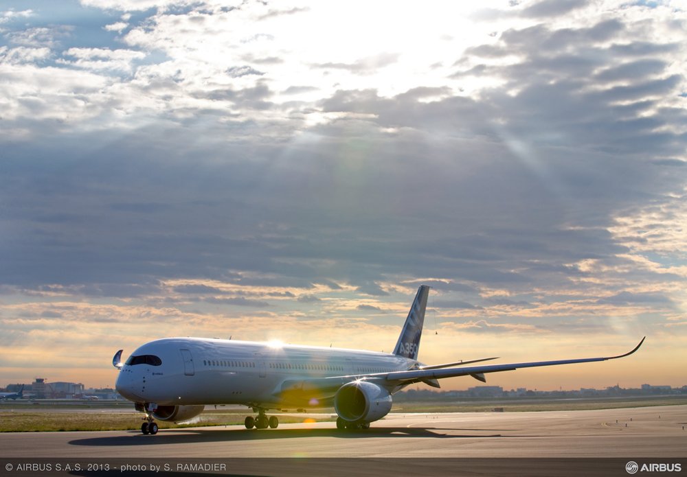 第二架A350 XWB于2013年10月首次起飞，图为法国图卢兹-布拉尼亚克机场。
