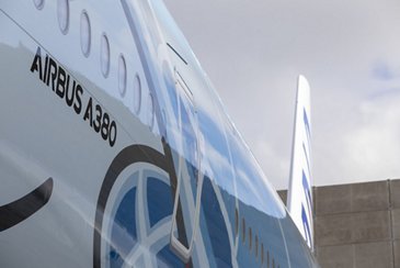 Airbus A380 in Hawaiian sea turtle livery