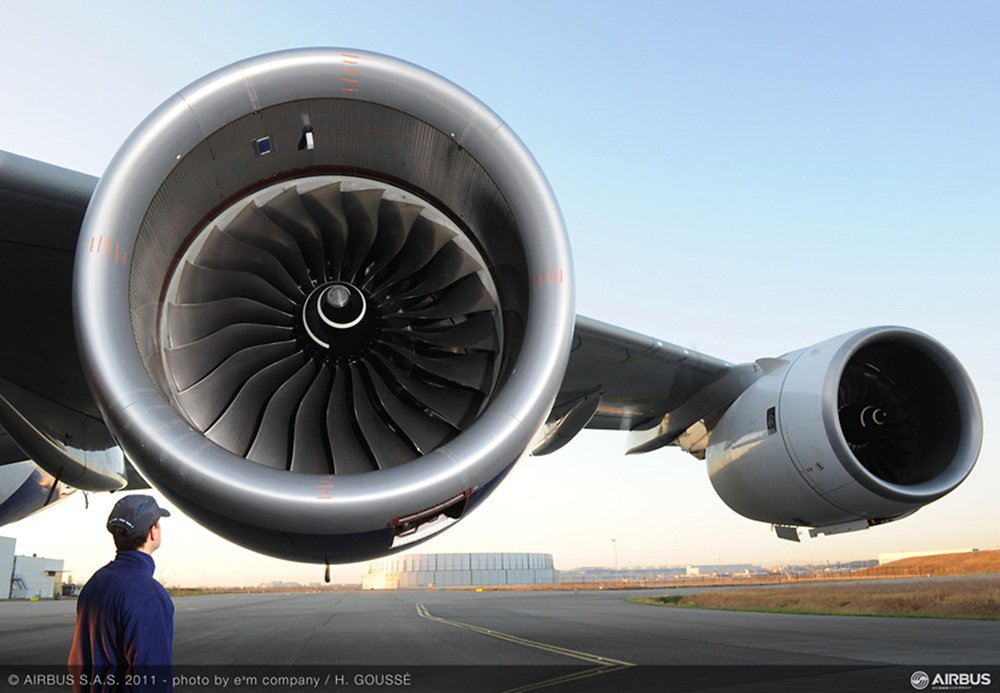 Dua dari empat mesin generasi baru yang melengkapi Airbus A380