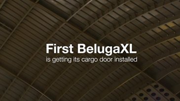 首先BelugaXL安装了它的货舱门