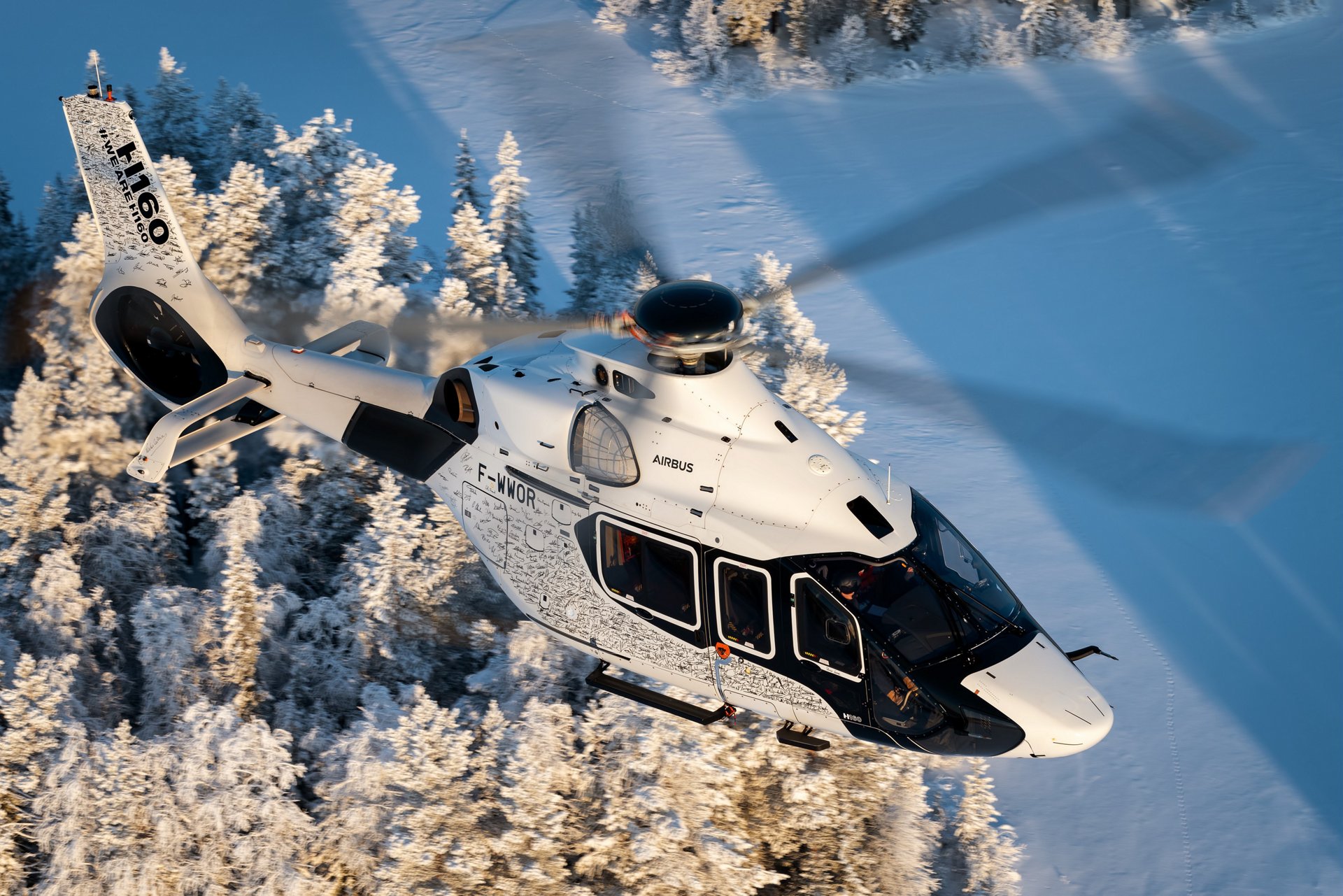 Airbus demonstrates ACH160 on yacht for first time - Helicopters - Airbus