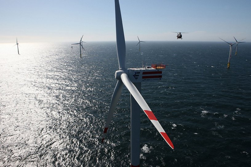 Helicopter Travel Munich's (HTM) H135  servicing wind turbine