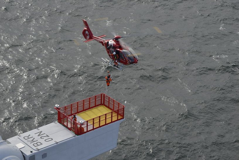 H135 hoist