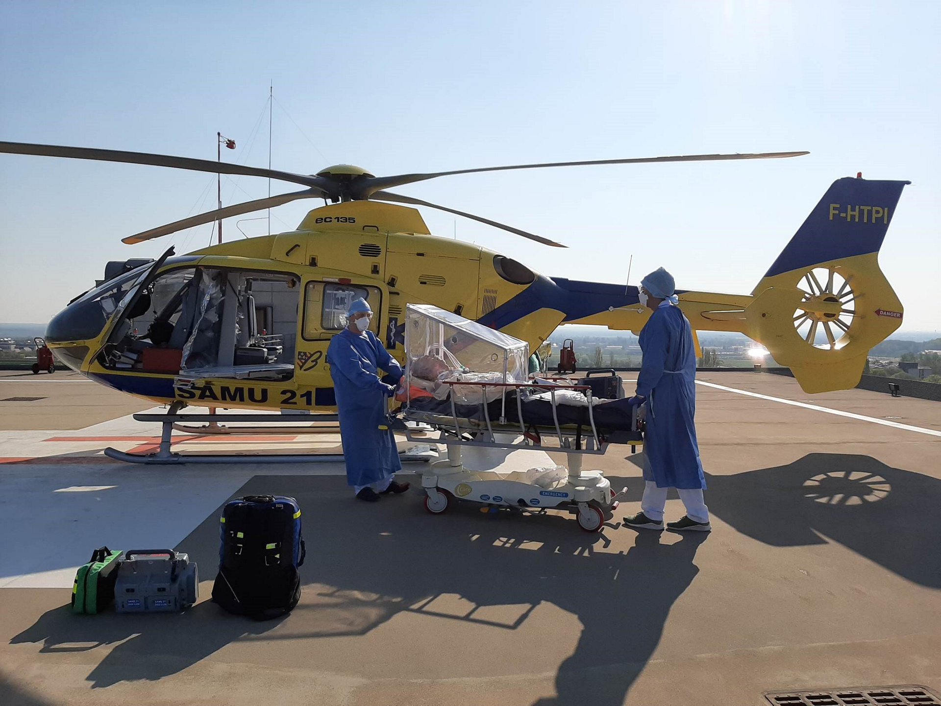 H135 used to transport Covid-19 patient.