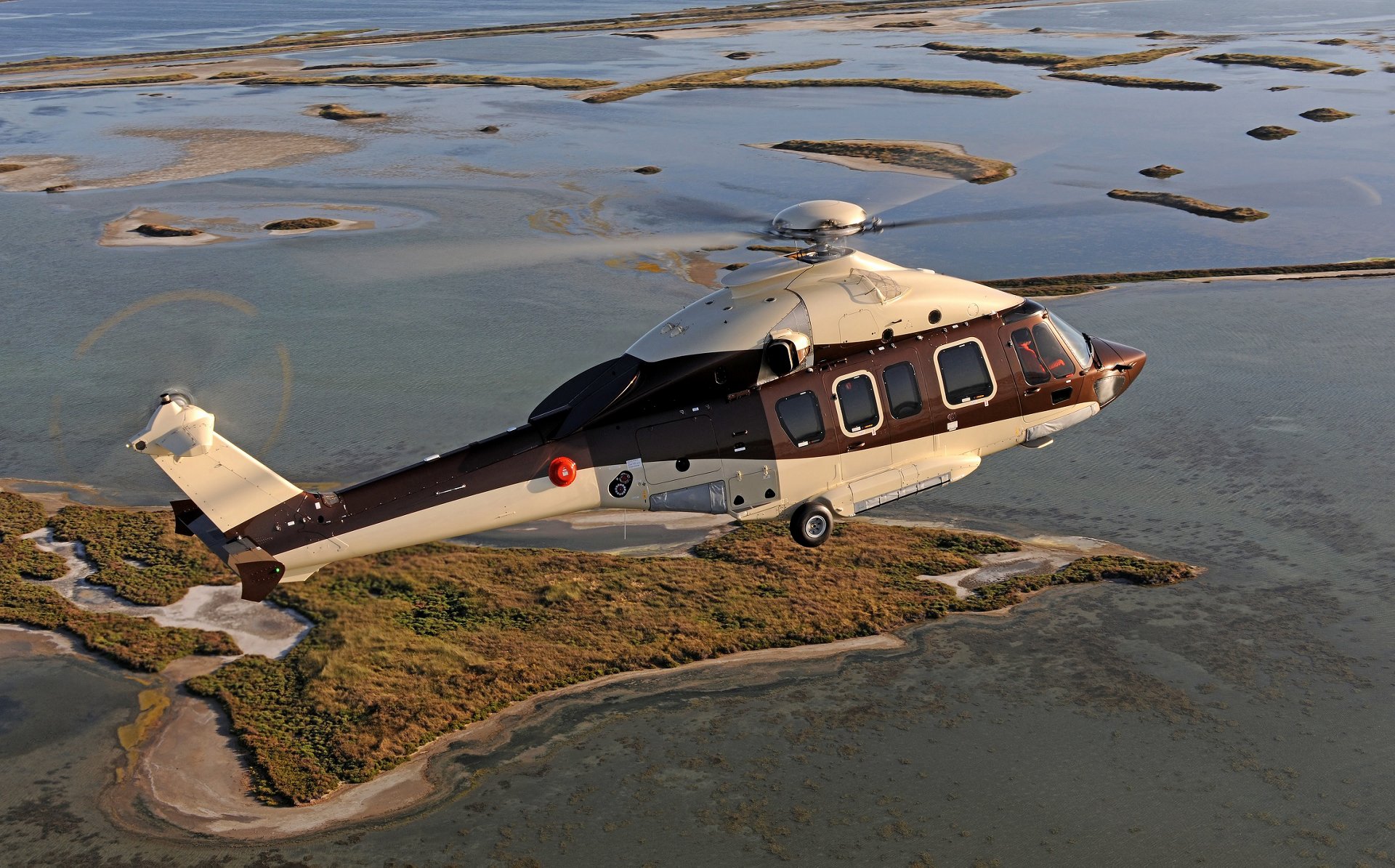 Airbus Helicopters delivers the first H175 in VIP version Helicopters