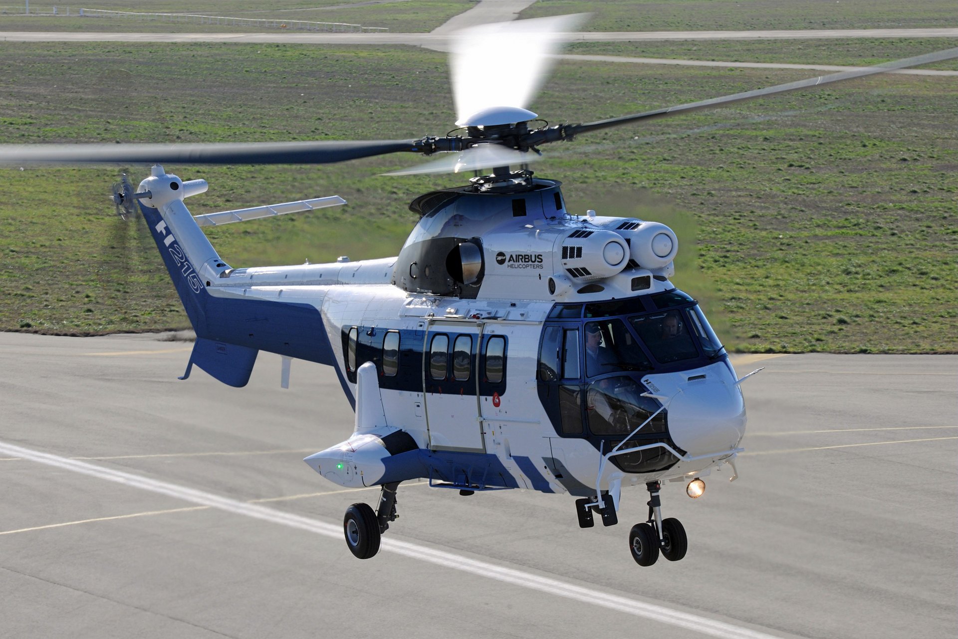 Tokyo Metropolitan Police Department Becomes Japan S First H215 Operator Helicopters Airbus