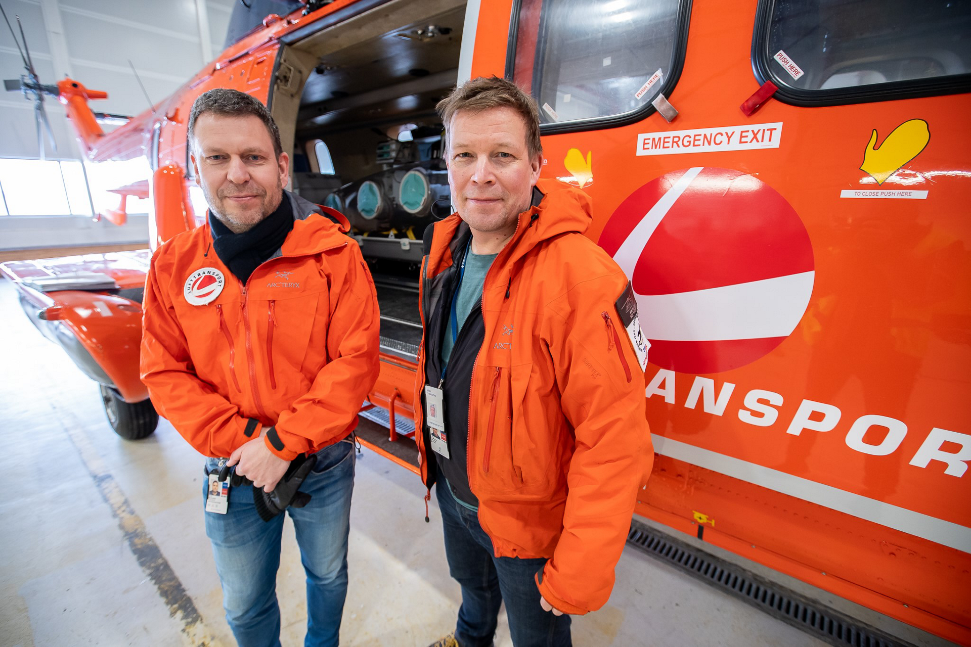 Lufttransport CEO Frank Wilhelmsen and UNN Doctor Bård Rannestad.