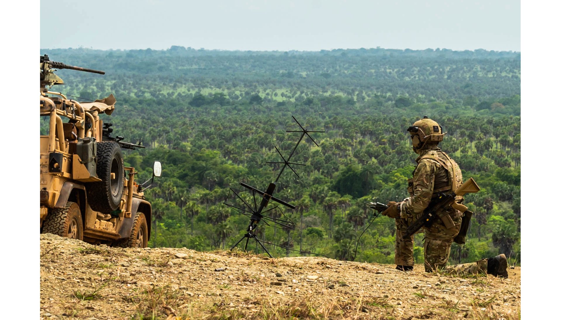 Satellite communication UHF