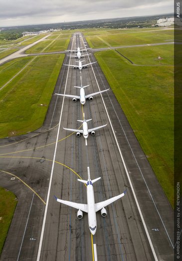 Airbus 50th anniversary - Formation Flight - Taxiing