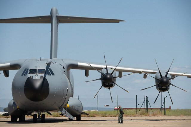 Airbus has reached 100 A400M deliveries with MSN111, the tenth A400M for the Spanish Air Force. The aircraft performed its ferry flight on 24 th May from Seville to Zaragoza, where the Spanish A400M fleet is based. 