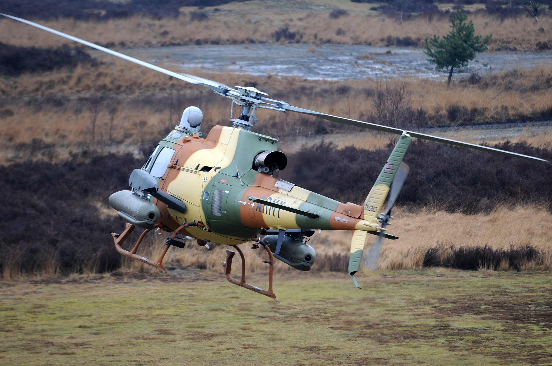 This helicopter benefits from the excellent handling characteristics and easy-to-fly qualities that are inherent in Airbus’ single-engine Ecureuil family – which holds the world altitude record (landing on Mount Everest at 8,848 metres), and is fully operational in high and hot environments.