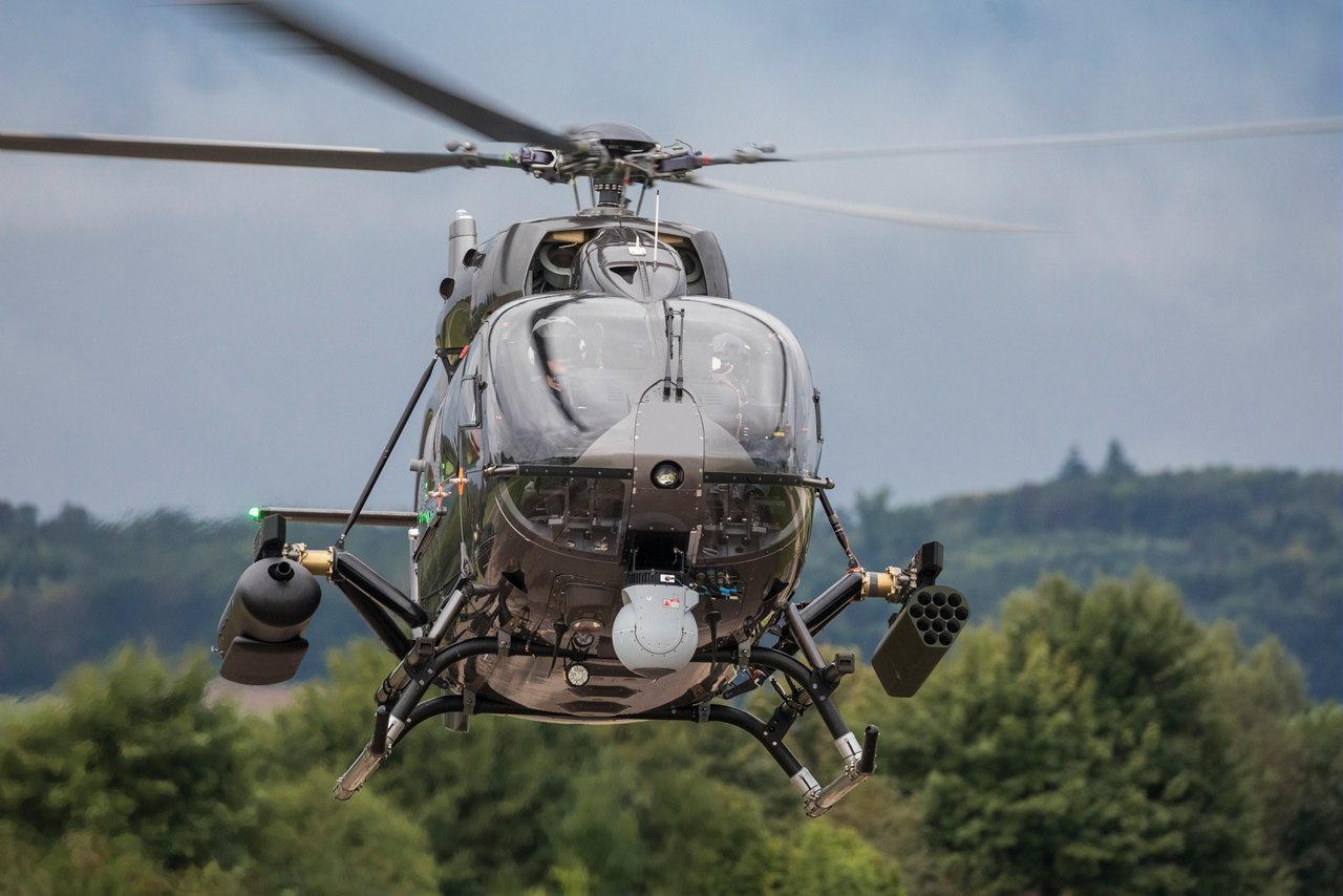 The H145M is equipped with HForce, which allows the crew to utilise a high-end electro-optical system (EOS) and helmet-mounted sight display (HMSD) for better reconnaissance and identification, and reduced workload onboard.