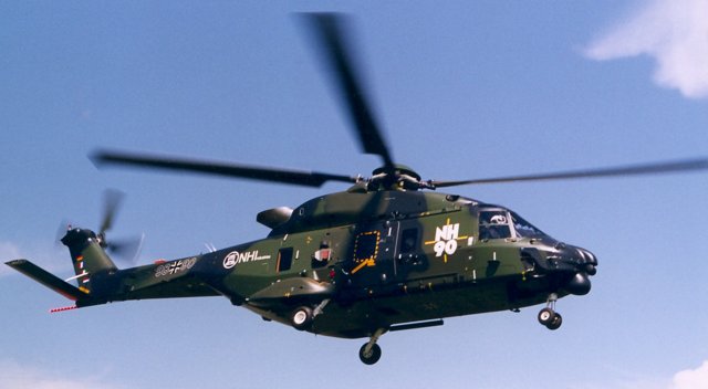NH90（PT4）第四个原型的第一个航班在Eurocopter Deutschland在慕尼黑附近的Ottobrunn的测试设施进行了