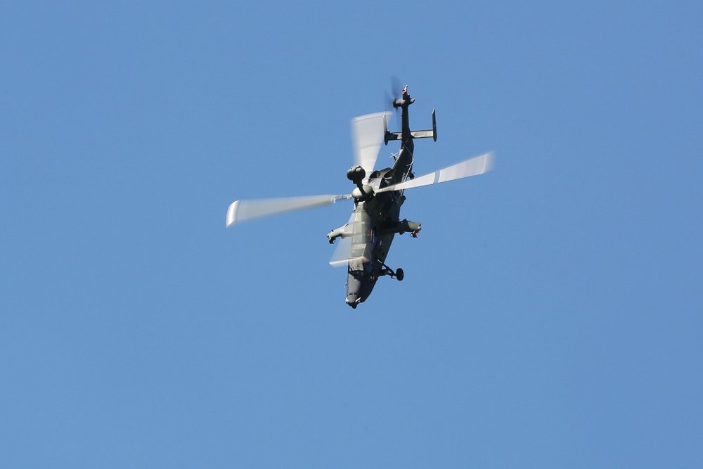 乐动体育app靠谱吗空中客车公司的多用途攻击直升机“虎式HAD”参加了2018年柏林国际航空展的飞行展示。