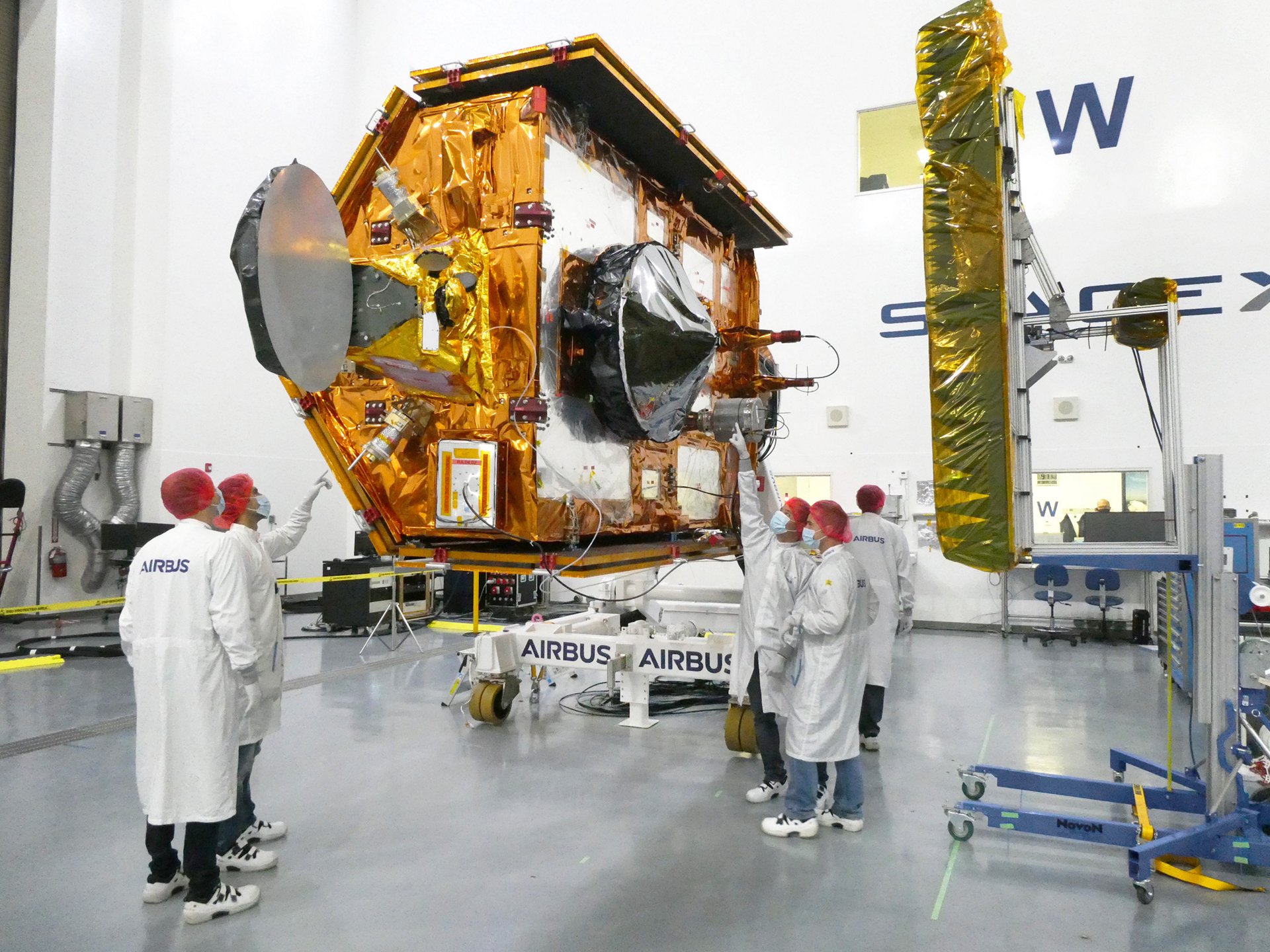 The satellite weighs approximately 1.5 tons. Now starting with Sentinel-6 Michael Freilich, the satellites will collect satellite-based measurements of the oceans’ surfaces, continuing a task that first began in 1992. The second Sentinel-6 spacecraft is expected to follow in 2025.