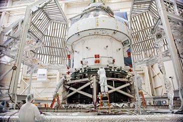 Orion spacecraft for Artemis I tests at NASA 