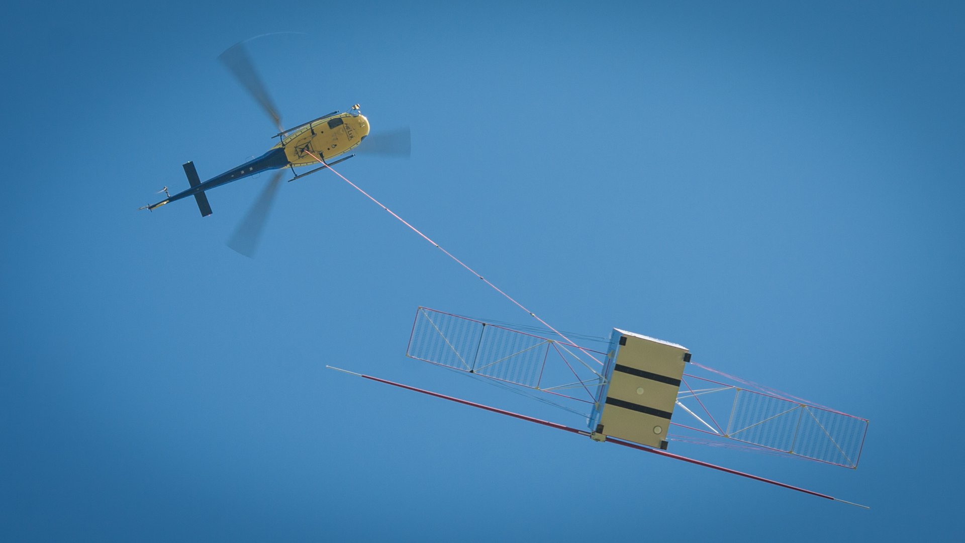 JUICE radar antenna tested in helicopter flight campaign