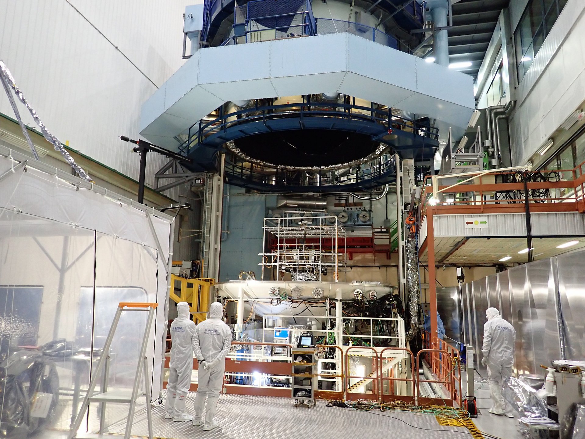 Thermal-vacuum testing for ExoMars at Airbus in Toulouse 