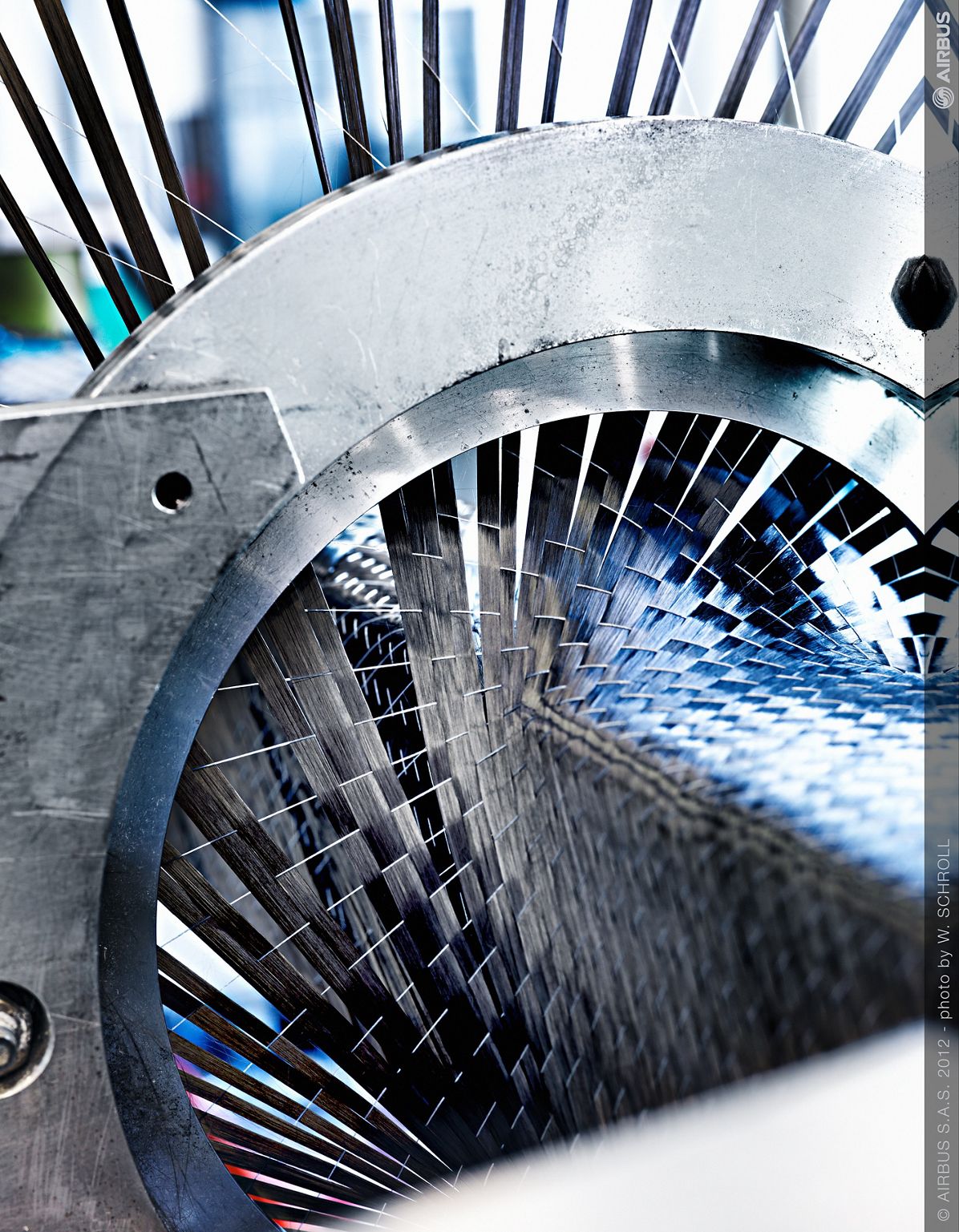 Airbus_Carbon fibre weaving 2