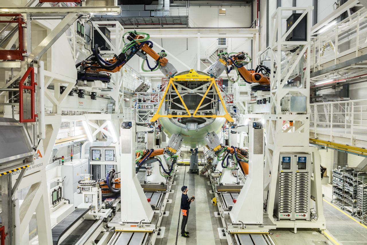 Airbus’ highly-automated fuselage structure assembly line for A320 Family aircraft, located in Hamburg, is responsible for joining single fuselage shells into sections, as well as final assembly of single sections to aircraft fuselages